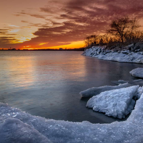 HONOUR AWARD The Chinese Canadian Photographic Society Of Toronto Frankie Chan Winter Sunset At The Bay