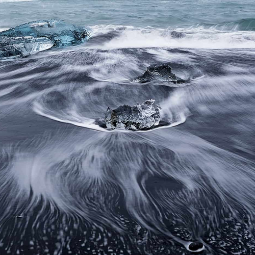 HONOUR AWARD - Toronto Camera Club - Janna Cheng - Diamond Beach In Iceland