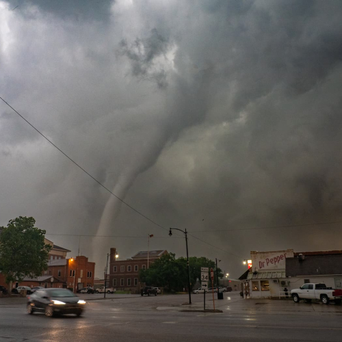 Silver Medal Camera 35 St Johns Lesleyanne Ryan ENV Tornado Narrowly Misses Oklahoma Town